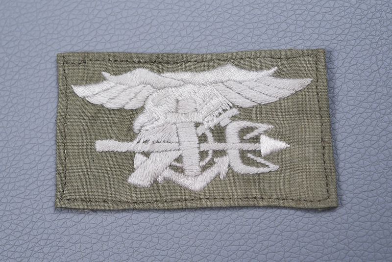 VIETNAM WAR U.S. NAVY SPECIAL WARFARE (SEALS) BADGE - VIETNAMESE EMBROIDERED