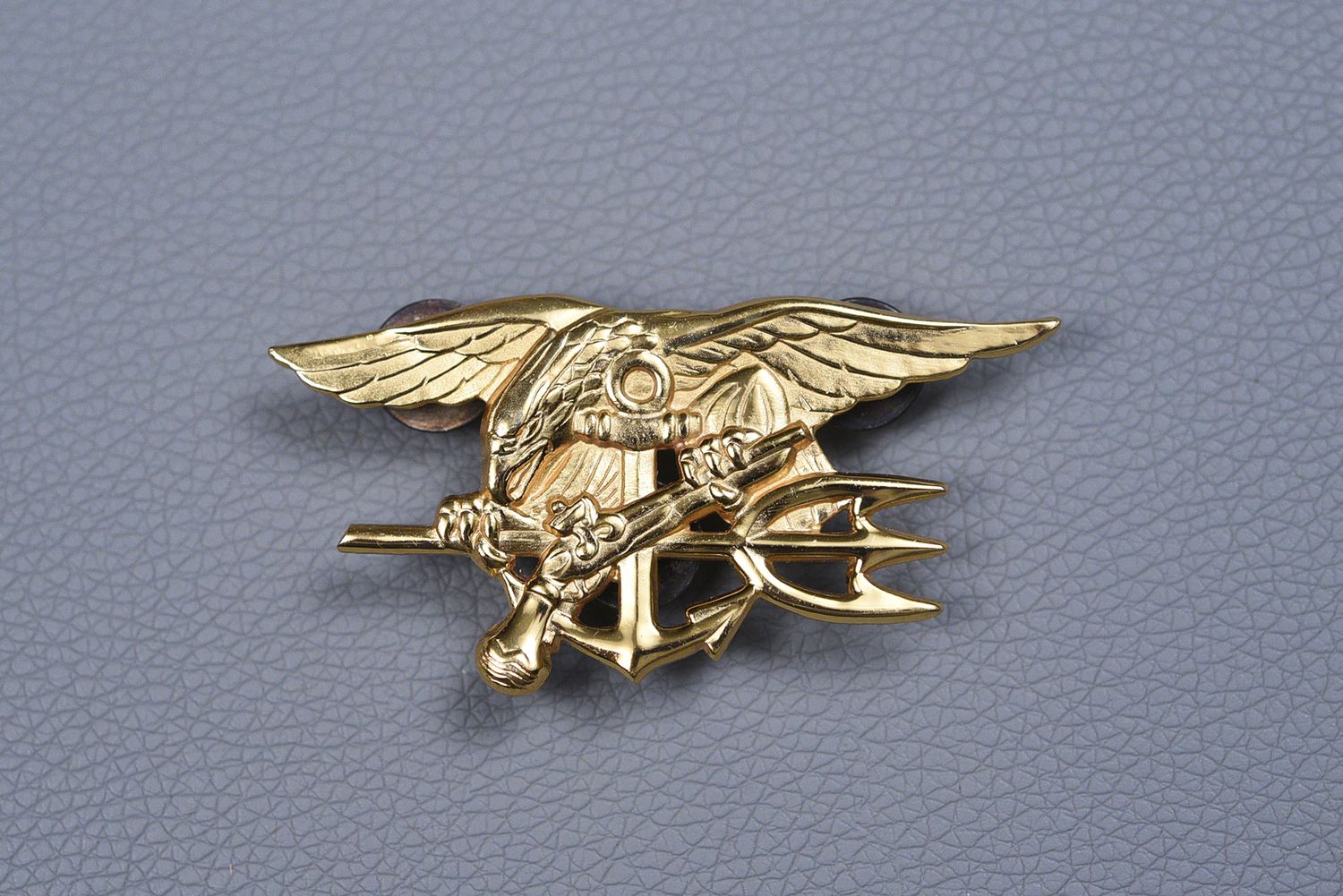 VIETNAM WAR U.S. NAVY SPECIAL WARFARE (SEALS) BADGE - EARLY MARKED AWARD VIETNAM WAR U.S. NAVY SPECIAL WARFARE (SEALS) BADGE - EARLY MARKED AWARD