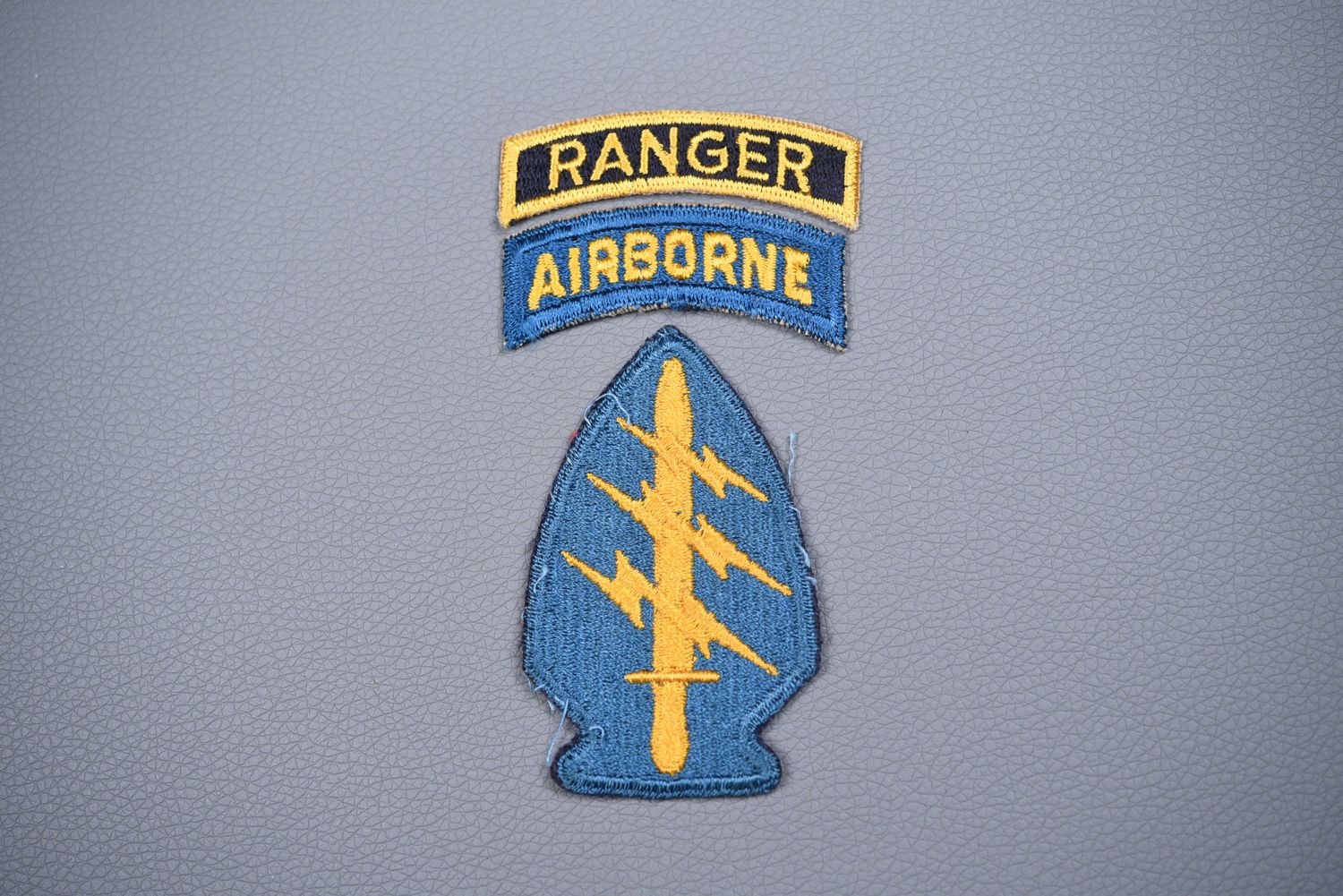 WWII US VIETNAM SPECIAL FORCES/RANGER PATCH w/TEAL TAB