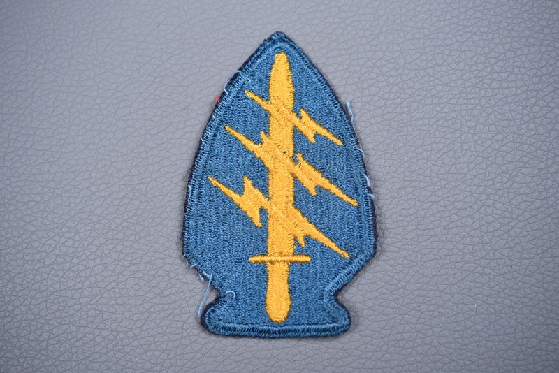 WWII US VIETNAM SPECIAL FORCES/RANGER PATCH w/TEAL TAB