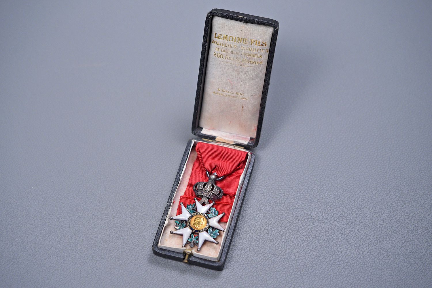 FRENCH SECOND EMPIRE LEGION d'HONNEUR GRADE OF CHEVALIER - CASED FRENCH SECOND EMPIRE LEGION d'HONNEUR GRADE OF CHEVALIER - CASED