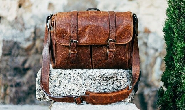 Exemple d&#39;article : Besace en cuir