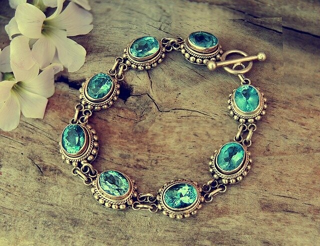 Exemple d&#39;article : bracelet pierres bleues