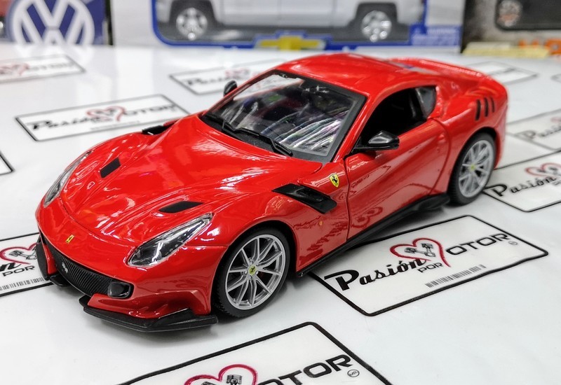 1:24 Ferrari F12 TDF 2015 Rojo BBURAGO Race & Play En Display A Granel
