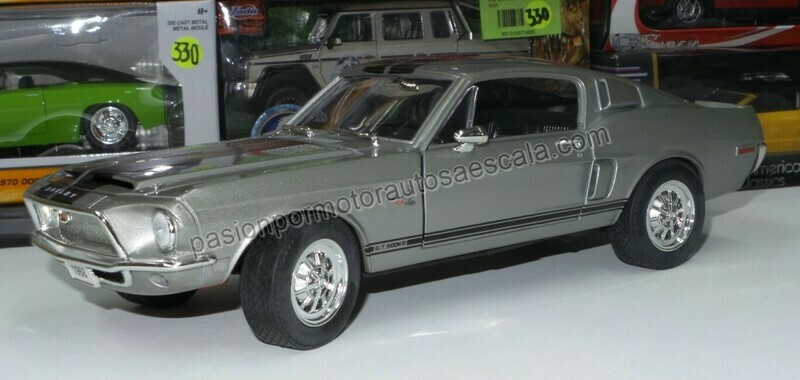 1:18 Shelby GT500KR 1968 Gris Con Franjas LUCKY DIE CAST Road Signature Ford Mustang Fastback