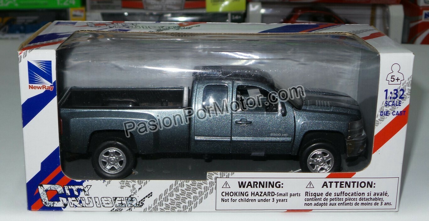 1:32 Chevrolet Silverado 2500 HD Extended Cab 2008 Gris Pick Up New Ray