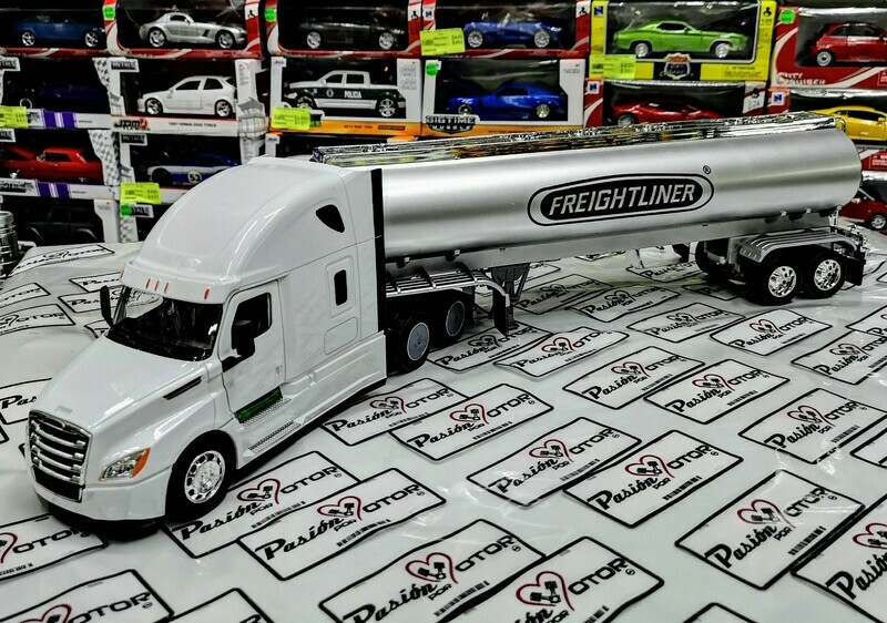 1:32 Freightliner Cascadia 2018 Con Pipa Trailer WELLY Transporter