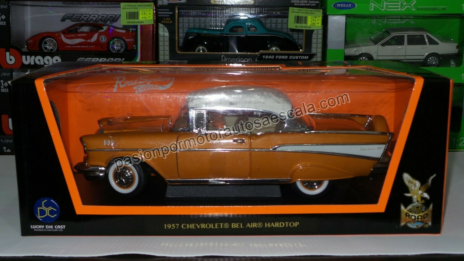 1:18 Chevrolet Bel Air 1957 Coupe Cobre Lucky Die Cast - Road Signature