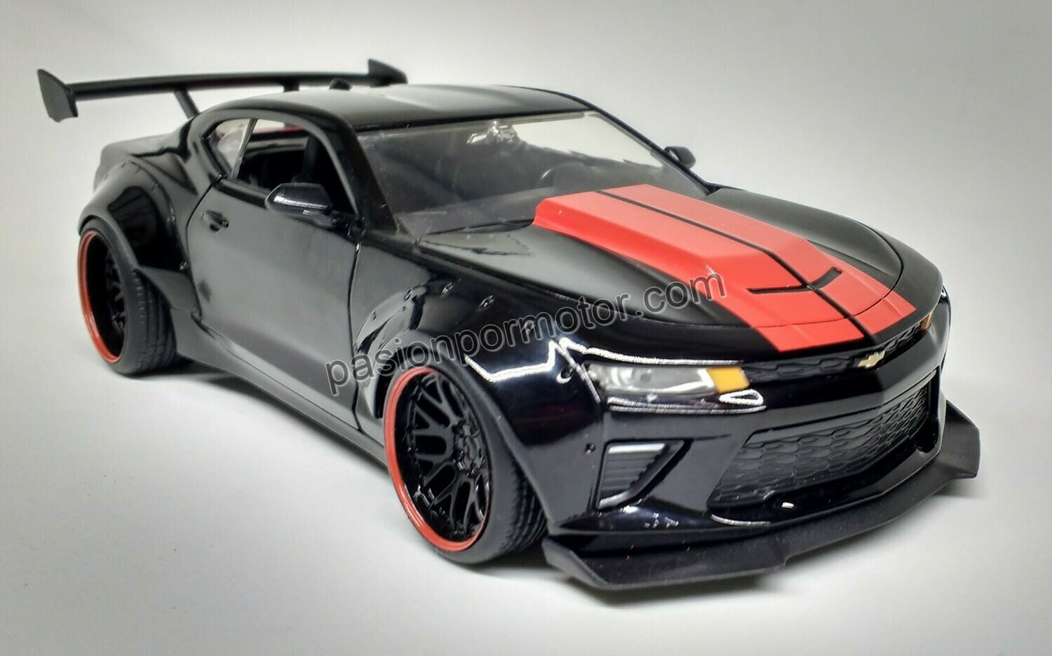 1:24 Chevrolet Camaro SS 2016 Wide Body Negro Jada Toys Big Time Muscle En Caja