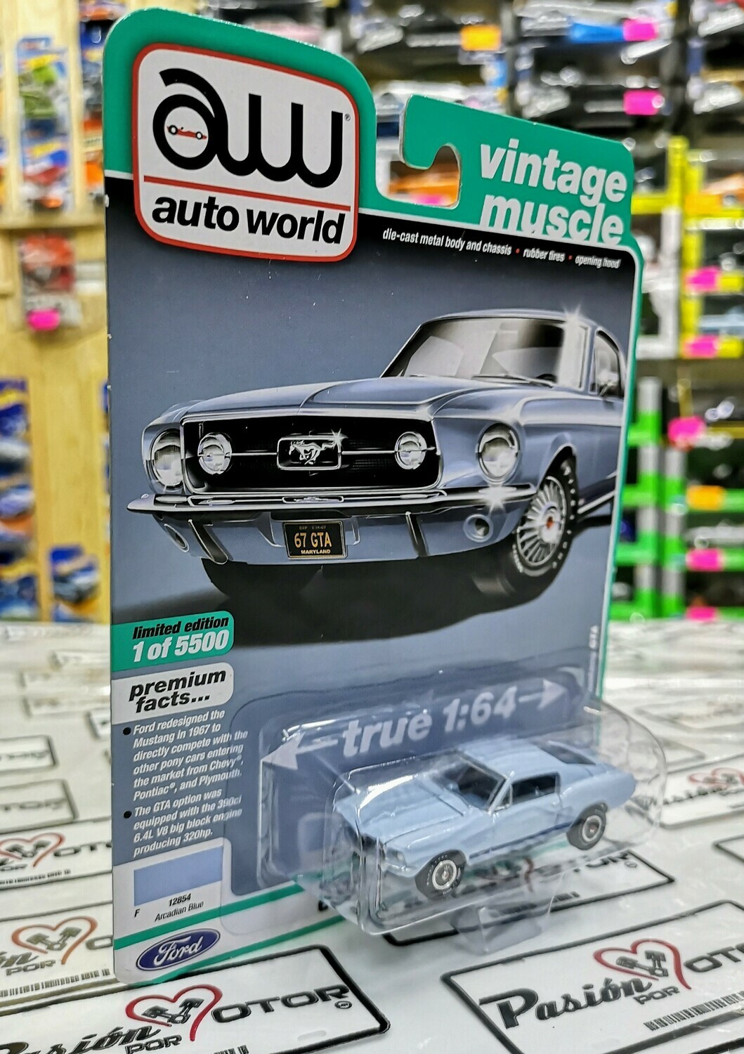 1:64 Ford Mustang Fastback GTA 1967 Azul Auto World Premium Serie 4