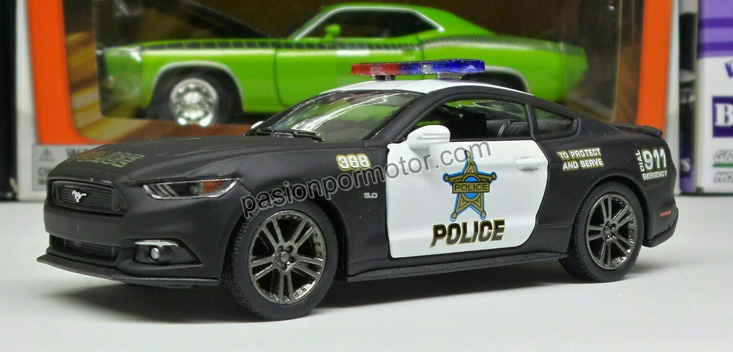 1:38 Ford Mustang GT 2015 Patrulla Police KINSMART En Display a Granel 1:32 Shelby