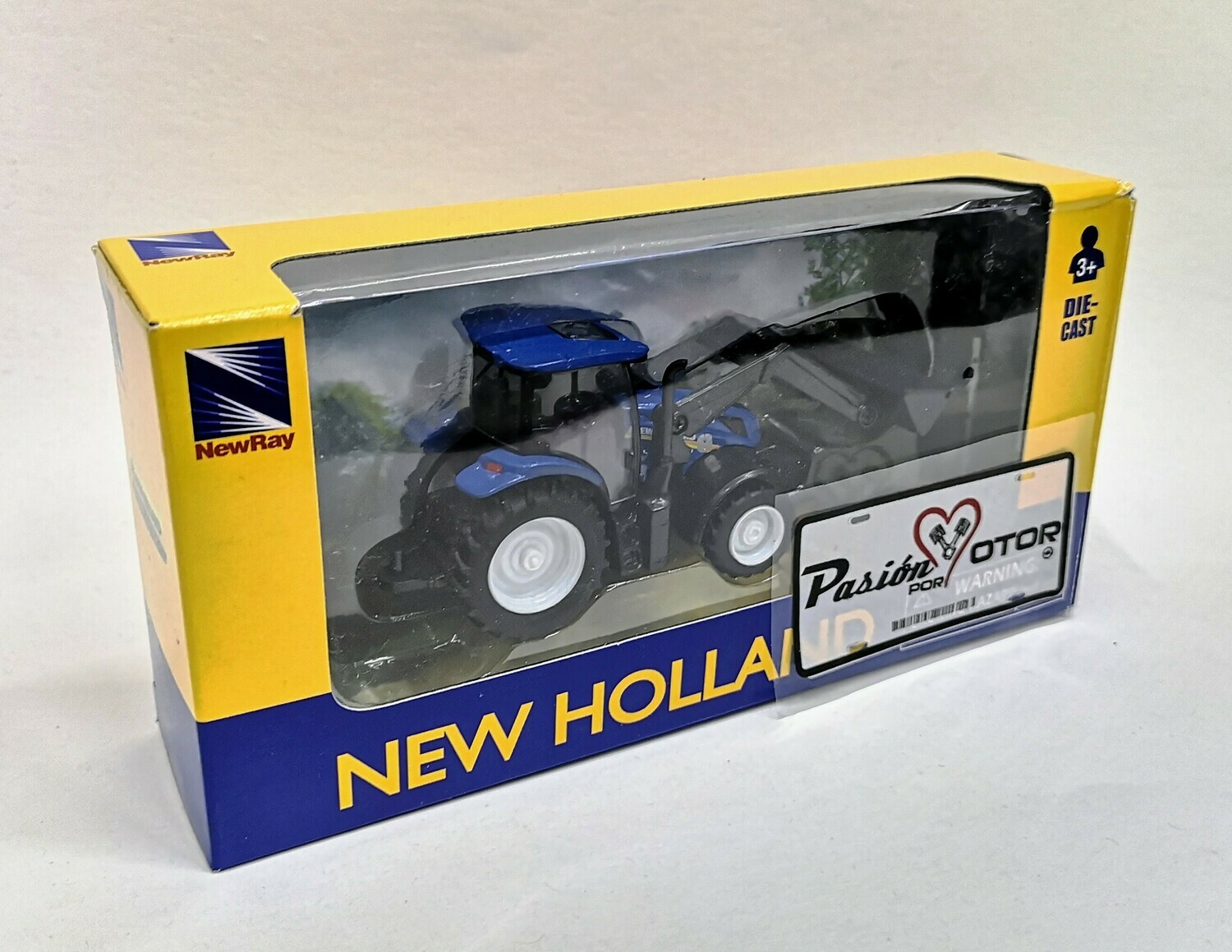 1:43 Tractor Agricola New Holland T6.175 Cargador Frontal New Ray Maquinaria
