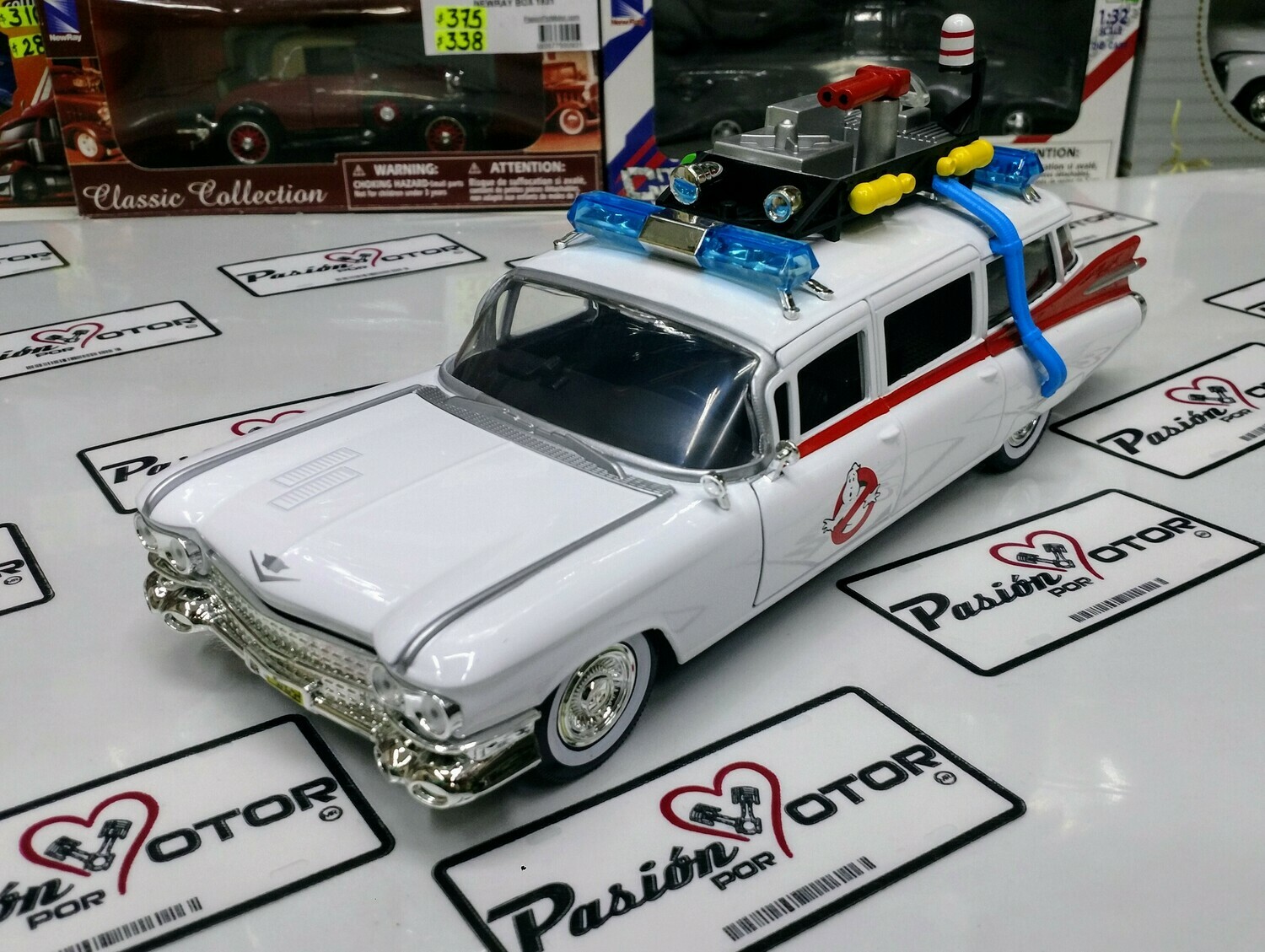1:24 Cadillac Ambulance 1959 Ecto 1 Ghostbusters  Cazafantasmas Jada Toys Hollywood Rides Ambulancia En Caja