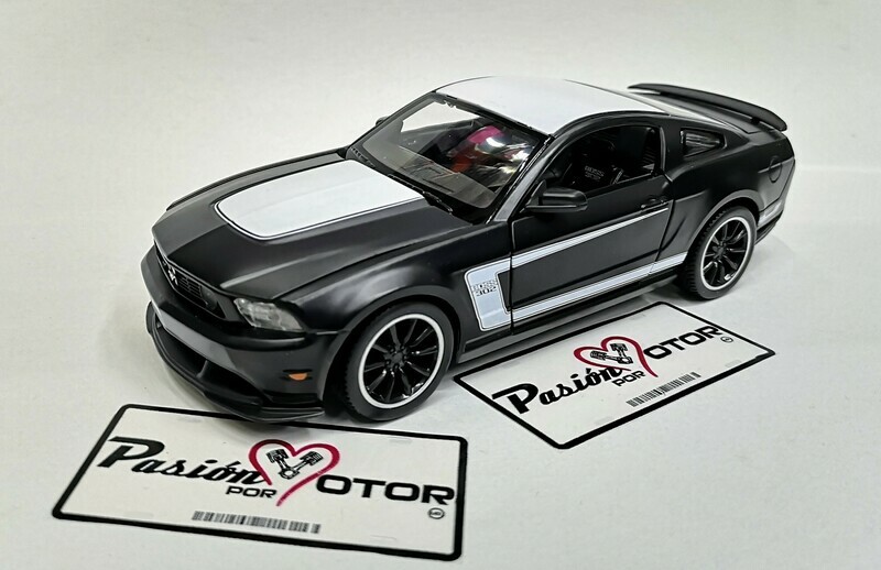 1:24 Ford Mustang Coupe Boss 302 2012 Negro Mate MAISTO Special Edition