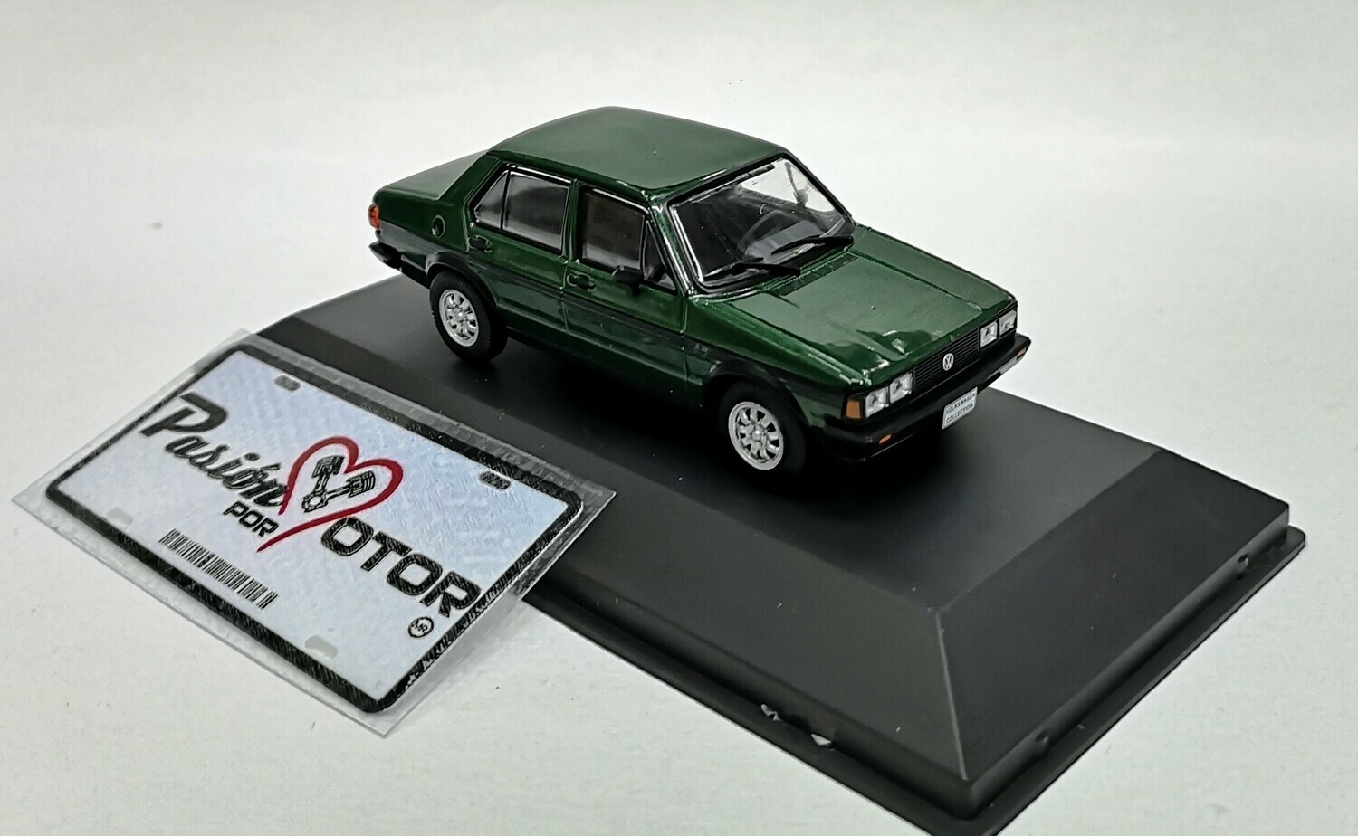 1:43 Volkswagen Atlantic GLS 1984 Verde Ixo Jetta MKI Display / A Granel