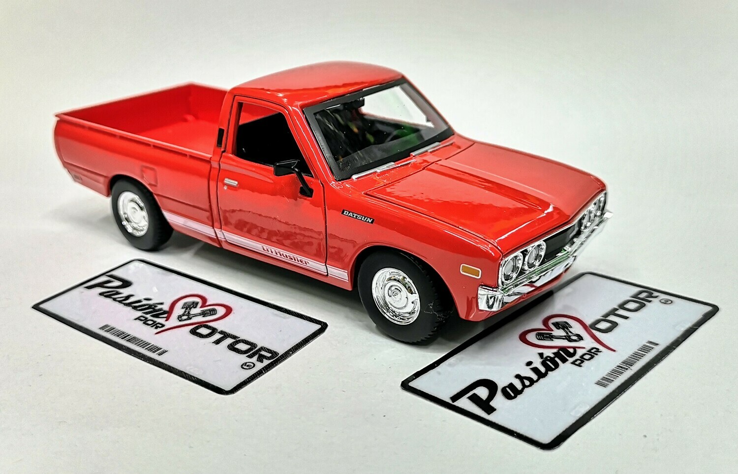 1:24 Datsun 620 Pick Up 1973 Rojo MAISTO Special Edition Nissan 01249