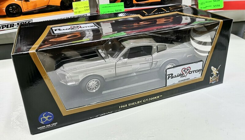 1:18 Ford Mustang Shelby GT500KR 1968 Gris Lucky Die Cast Yat Ming Road Signature