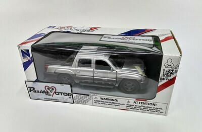 1:32 Chevrolet Avalanche Pick Up 2002 Plata NEW RAY 01491