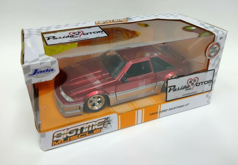 Jada Toys 1:24 Ford Mustang Fastback GT 1989 Rojo Candy y Gris Con Caja
