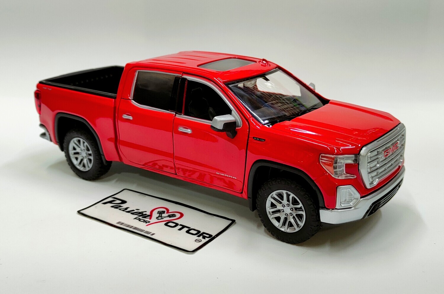 1:27 GMC Sierra 1500 SLT Pick Up Crew Cab 2019 Rojo MOTOR MAX Timeless Legends 1:24 01710 1:27 GMC Sierra 1500 SLT Pick Up Crew Cab 2019 Rojo MOTOR MAX Timeless Legends 1:24 01710
