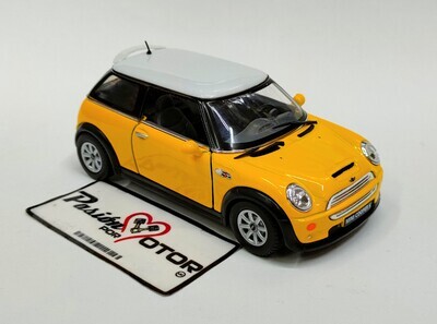 5 Pulgadas / 1:28 Mini Cooper S 2001 Amarillo KINSMART En Display a Granel 1:32 03576