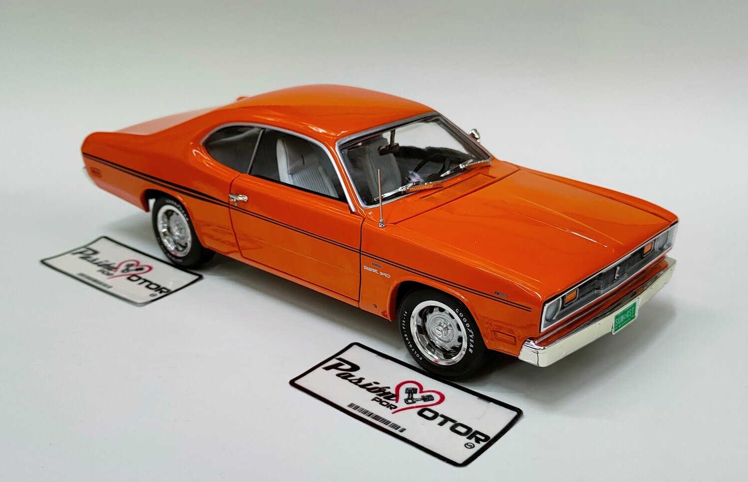1:18 Plymouth Duster 340 Coupe 1970 Naranja Auto World American Muscle Con Caja Valiant