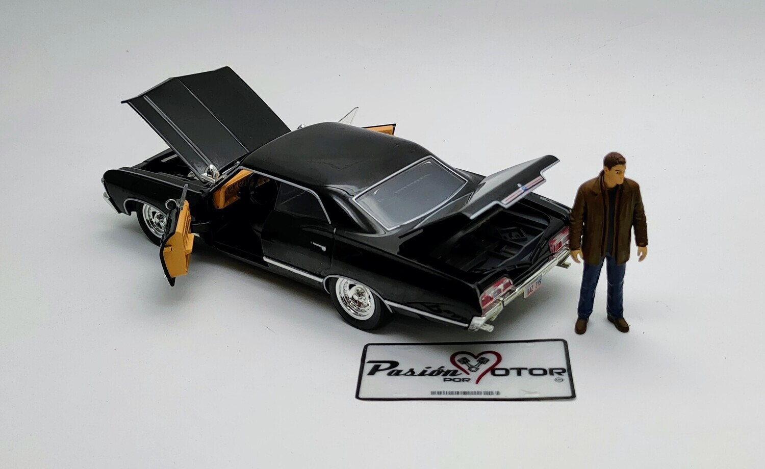 1:24 Chevrolet Impala SS Sport Sedan 1967 Negro & Dean Winchester Supernatural JADA TOYS Hollywood Rides