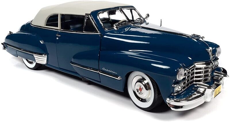 1:18 Cadillac Series 62 Cabriolet Soft Top 1947 Azul AUTO WORLD