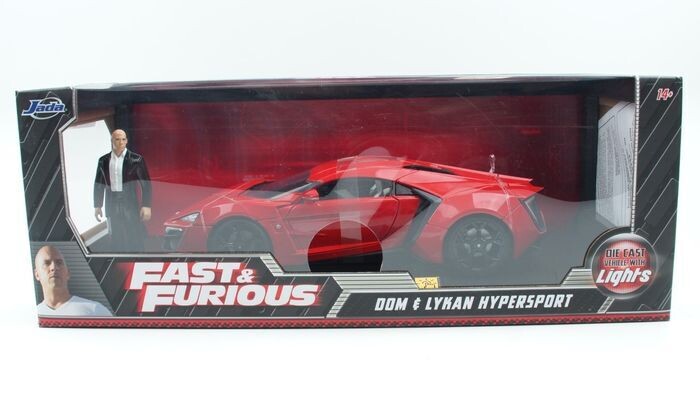 1:18 W Motors Lykan Hypersport Coupe 2015 Rojo Con Luz 
 Neon + Figura Dominic Toretto Rapido y Furioso 7 Jada Toys