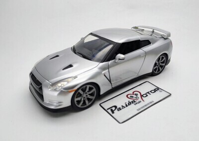 1:24 Nissan GT-R R35 Coupe 2010 Plata Rapido y Furioso 5 JADA TOYS 00086