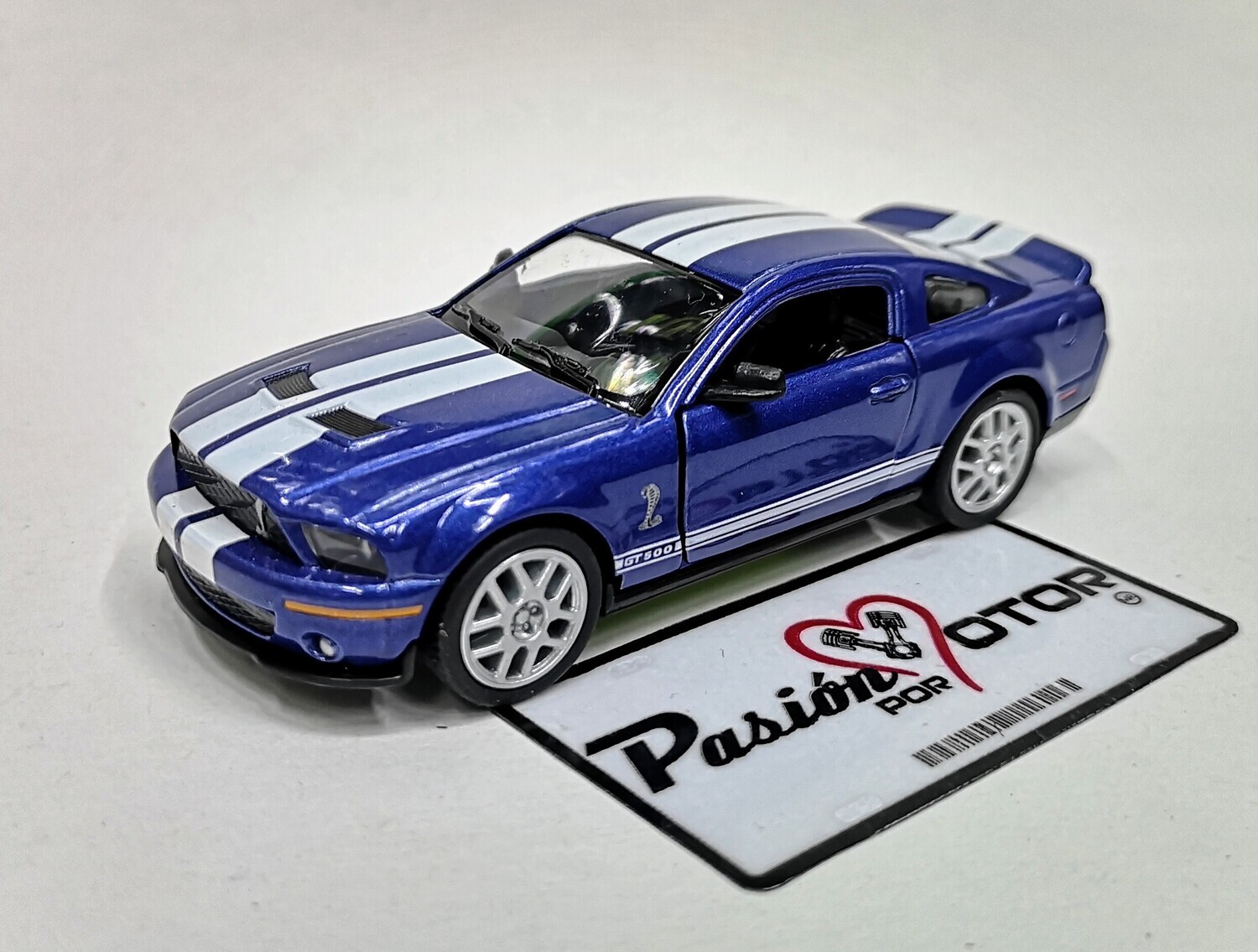 1:38 Ford Shelby GT500 Coupe 2007 Kinsmart En Display a Granel 1:32 Mustang