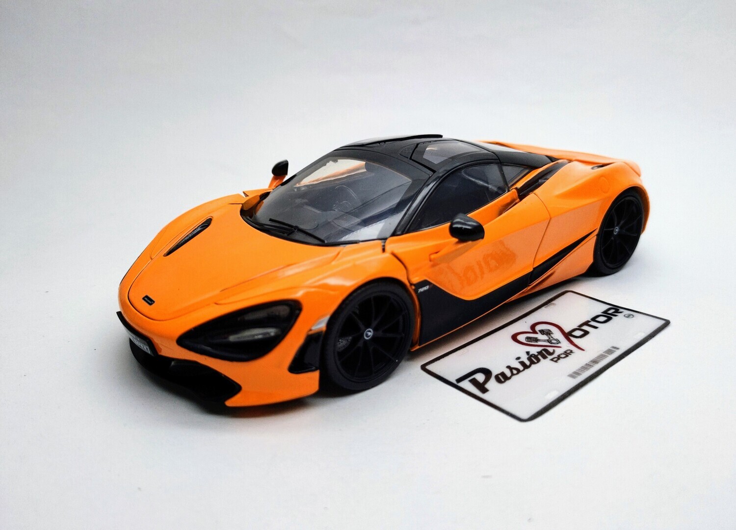 1:24 McLaren 720S Coupe 2018 Jada Toys Hyper-Spec