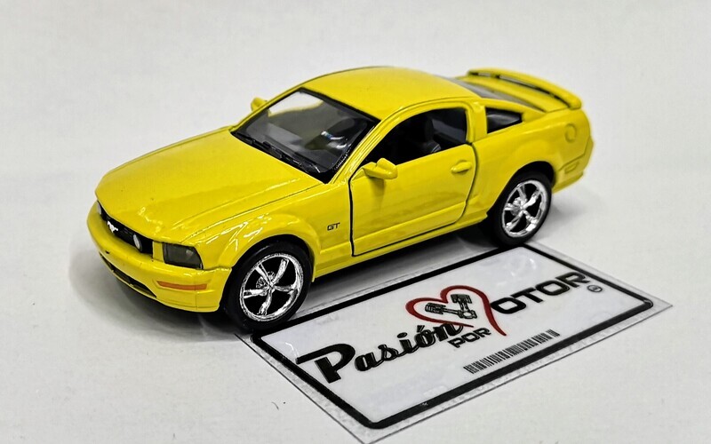 5 Pulgadas / 1:38 Ford Mustang GT Coupe 2006 Amarillo KINSMART 1:32 Shelby