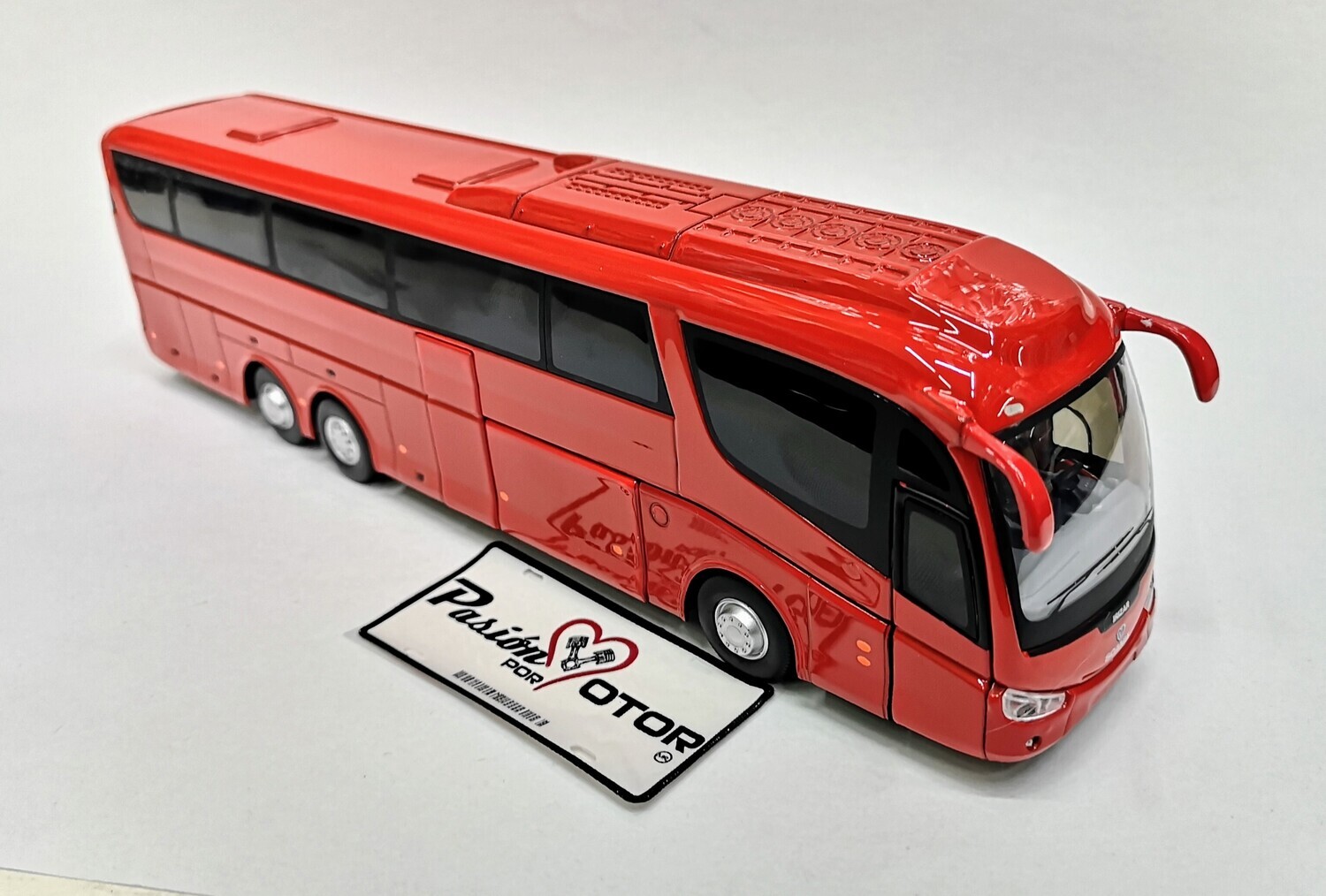 1:50 Irizar PB Autobus Tres Ejes 2001 Rojo CARARAMA Scania Man 02690