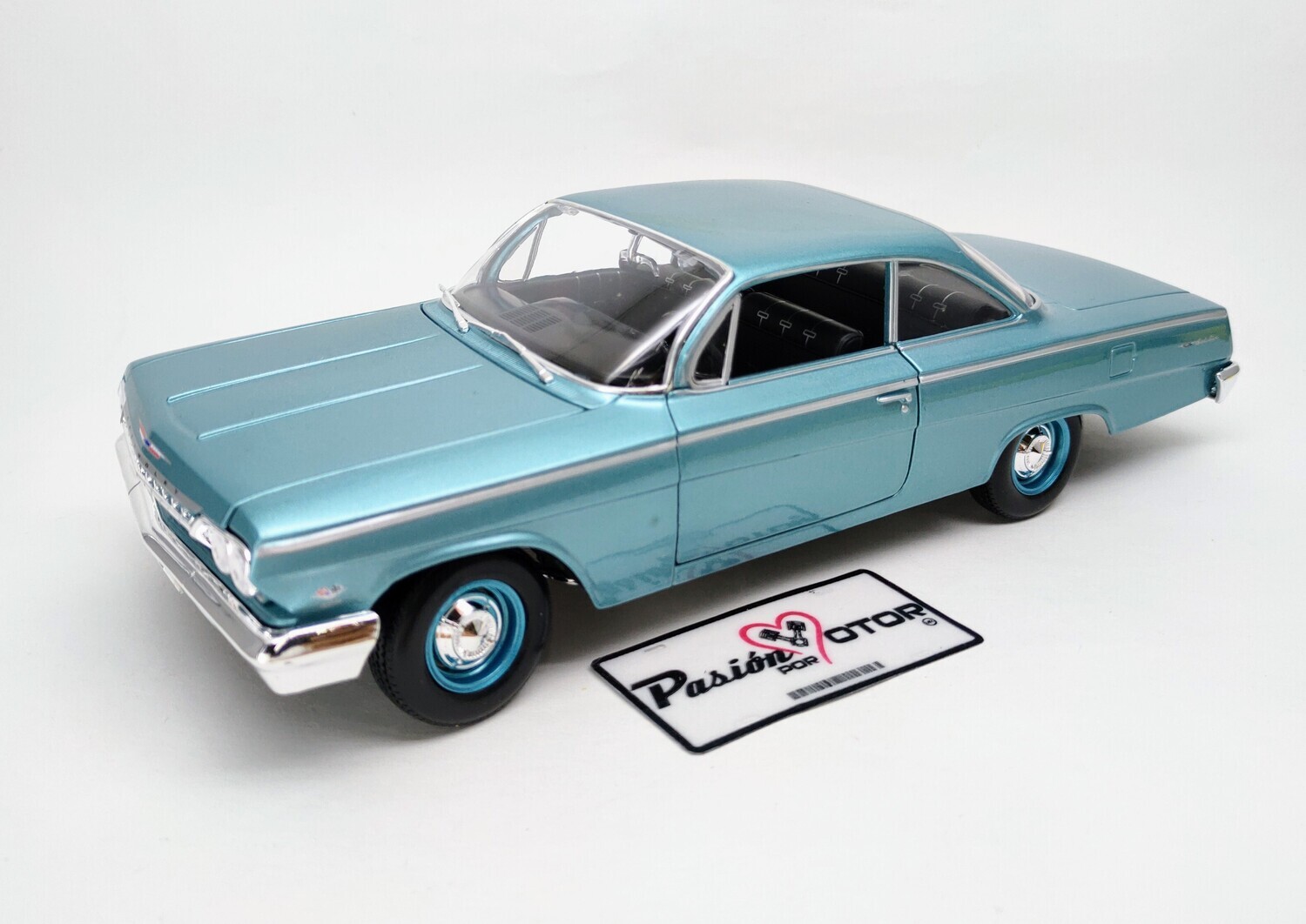 1:18 Chevrolet Bel Air Biscayne Coupe 1962 Turquesa Maisto Special Edition Con Caja