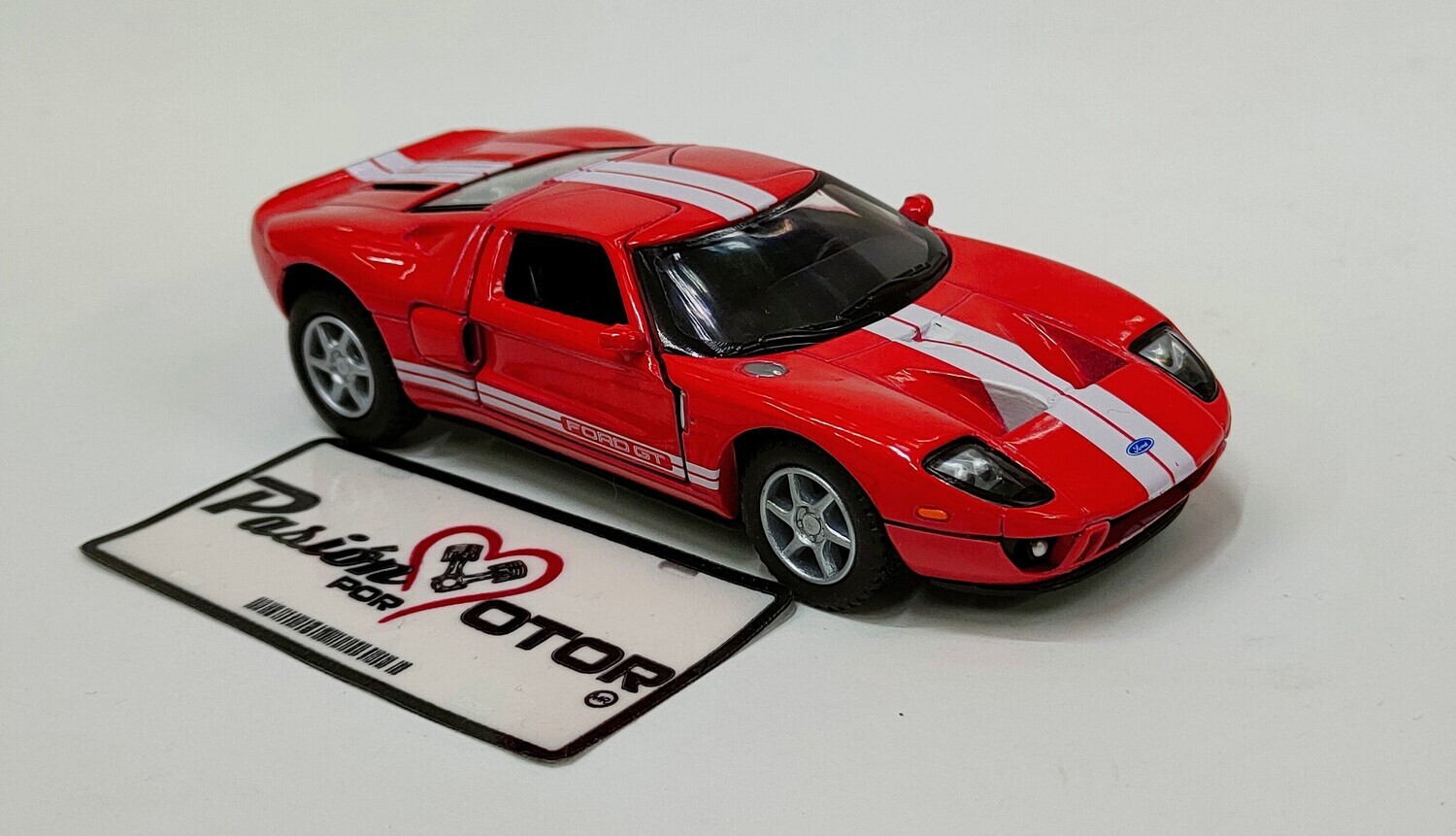 1:36 Ford GT Coupe 2006 Kinsmart Display a Granel 1:32