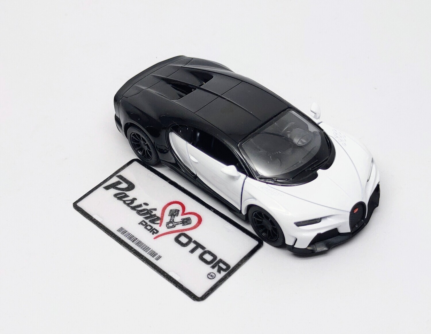 1:38 / 5 Pulgadas Bugatti Chiron Super Sport Coupe 2021 Kinsmart En Display / a Granel 1:32