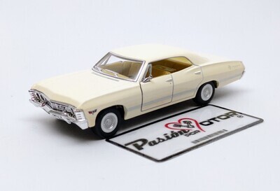 5 Pulgadas / 1:43 Chevrolet Impala Sport Sedan 1967 Crema KINSMART En display a granel 1:32 02541