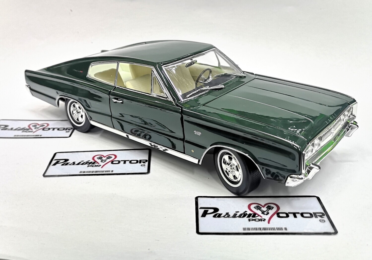 1:18 Dodge Charger Coupe 1966 Verde LUCKY DIE CAST Road Legends
