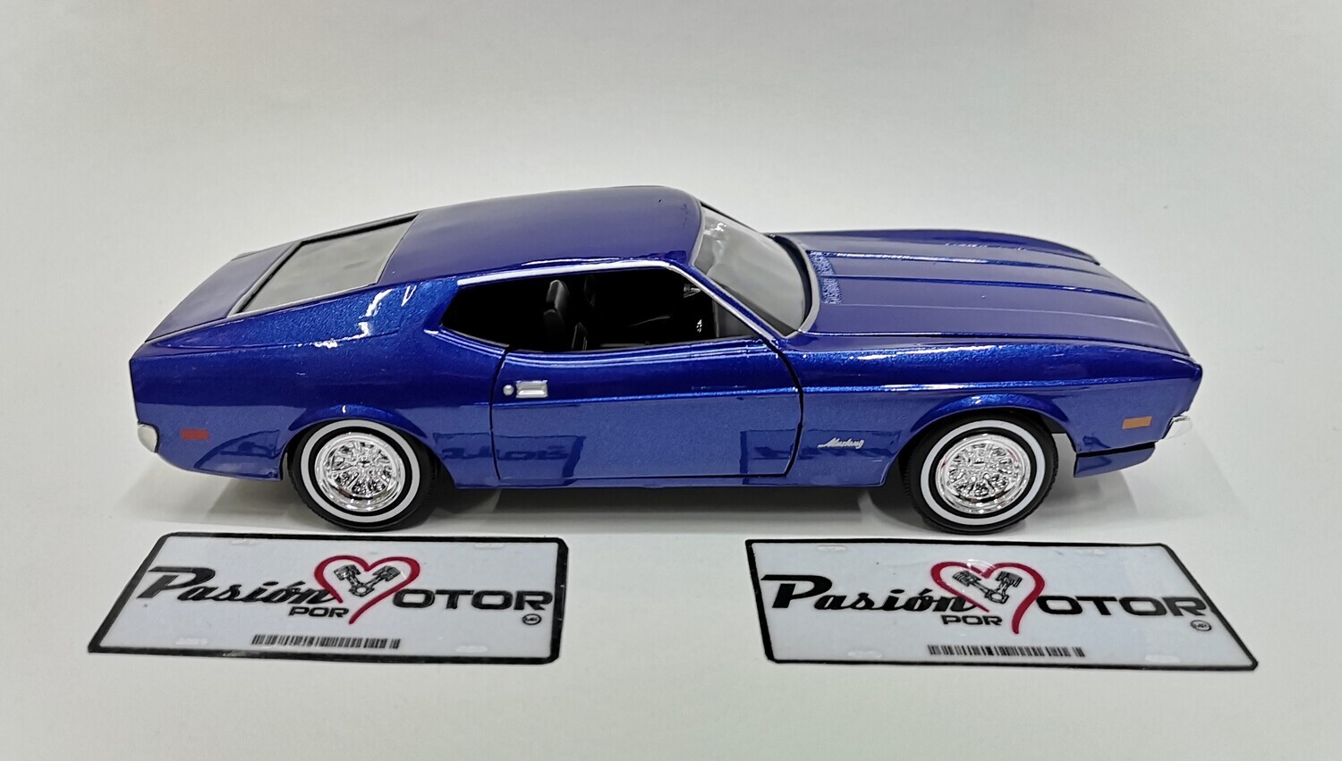 1:24 Ford Mustang Sportsroof Coupe Fastback 1971 Motor Max C Caja Mach Shelby