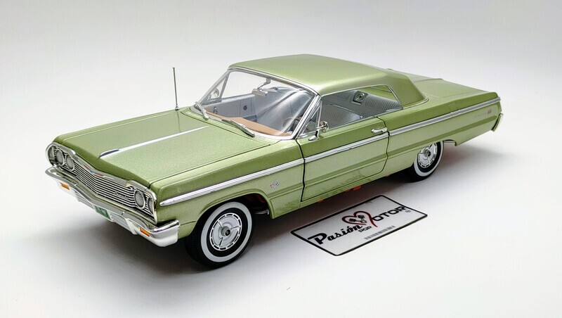 1:18 Chevrolet Impala SS 409 Coupe 1964 Verde AUTO WORLD American Muscle