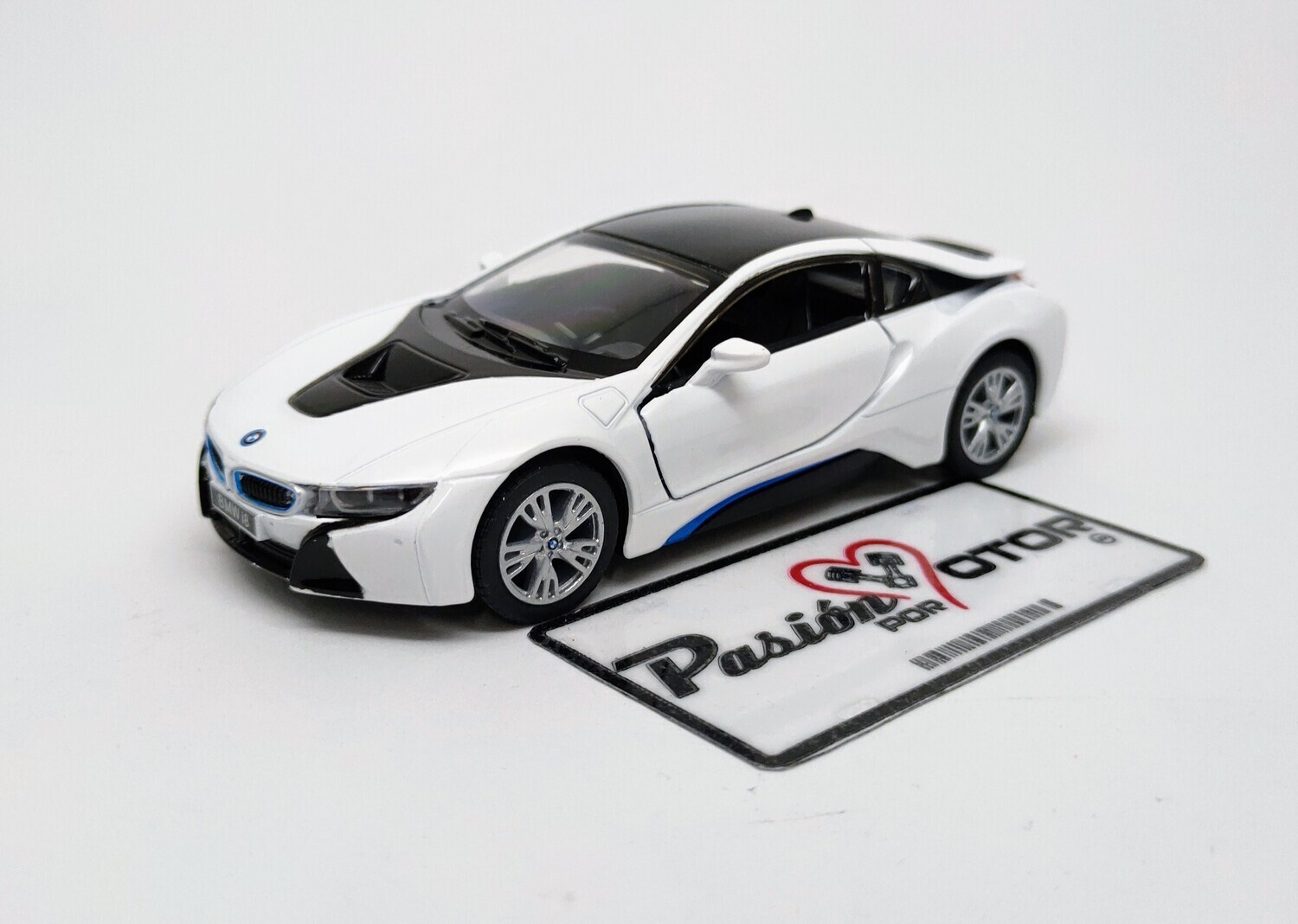 5 Pulgadas / 1:36 BMW i8 Coupe 2018 Blanco KINSMART En Display a Granel 1:32 01100