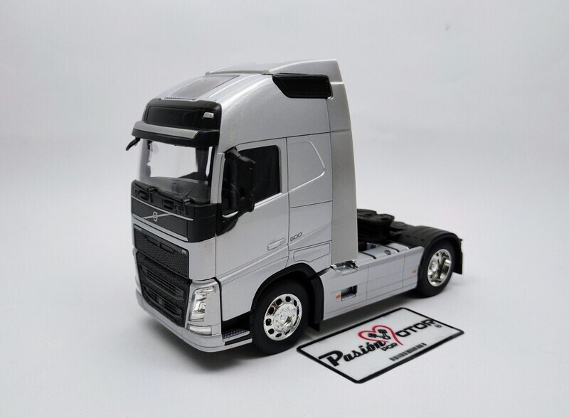 1:32 Volvo FH 500 Dos Ejes 2016 Cabina WELLY Transporter Truck Tractor Chato Tractocamión