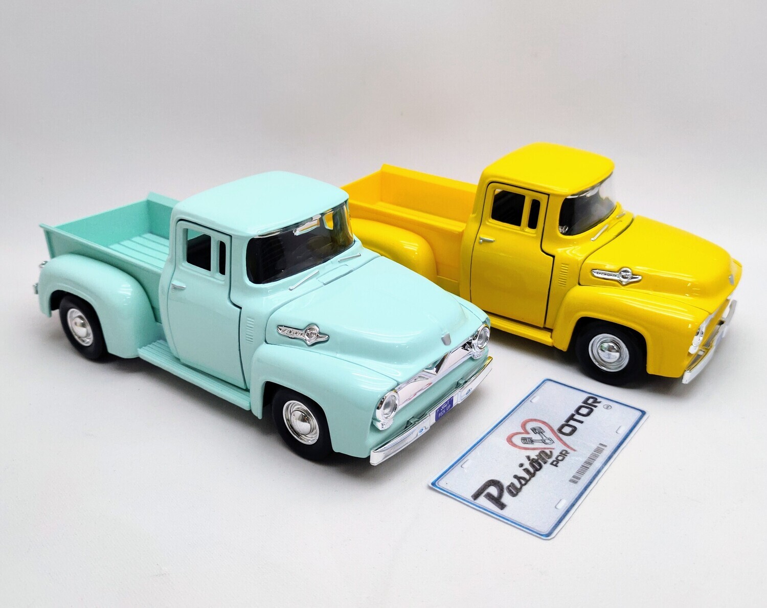 1:24 Ford F-100 Pick Up 1955 MOTOR MAX Display a Granel