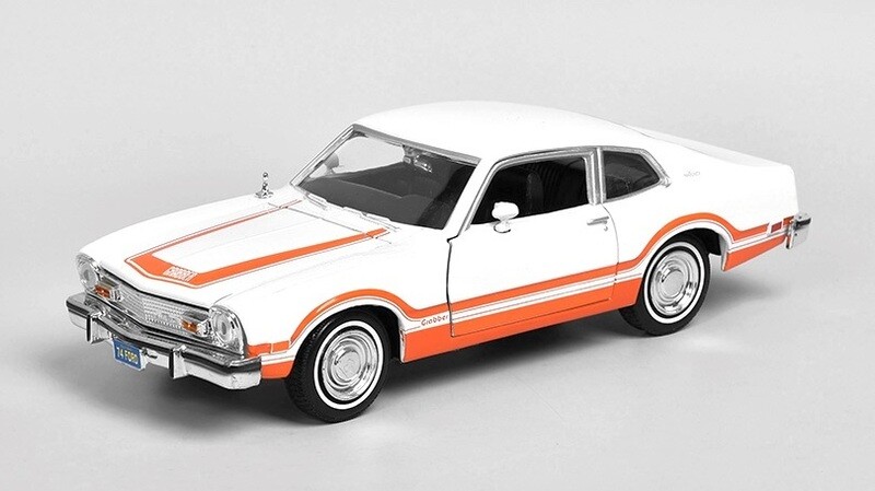 1:24 Ford Maverick Grabber Coupe Blanco y Naranja 1974 MOTOR MAX