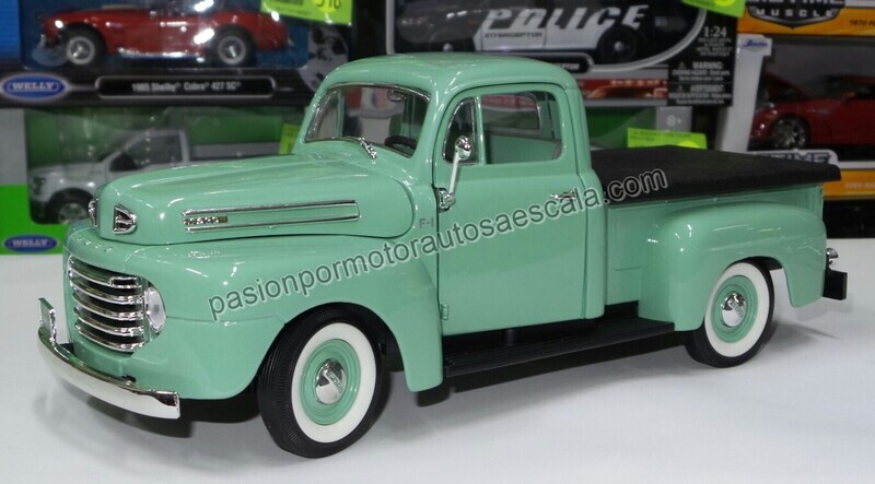 1:18 Ford F-1 Pick Up 1948 Lucky Die Cast Road Signature
