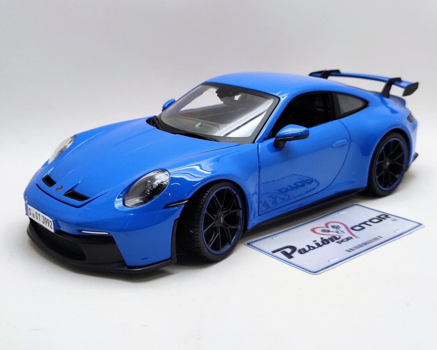 1:18 Porsche 911 GT3 Coupe 2022 Azul MAISTO Special Edition