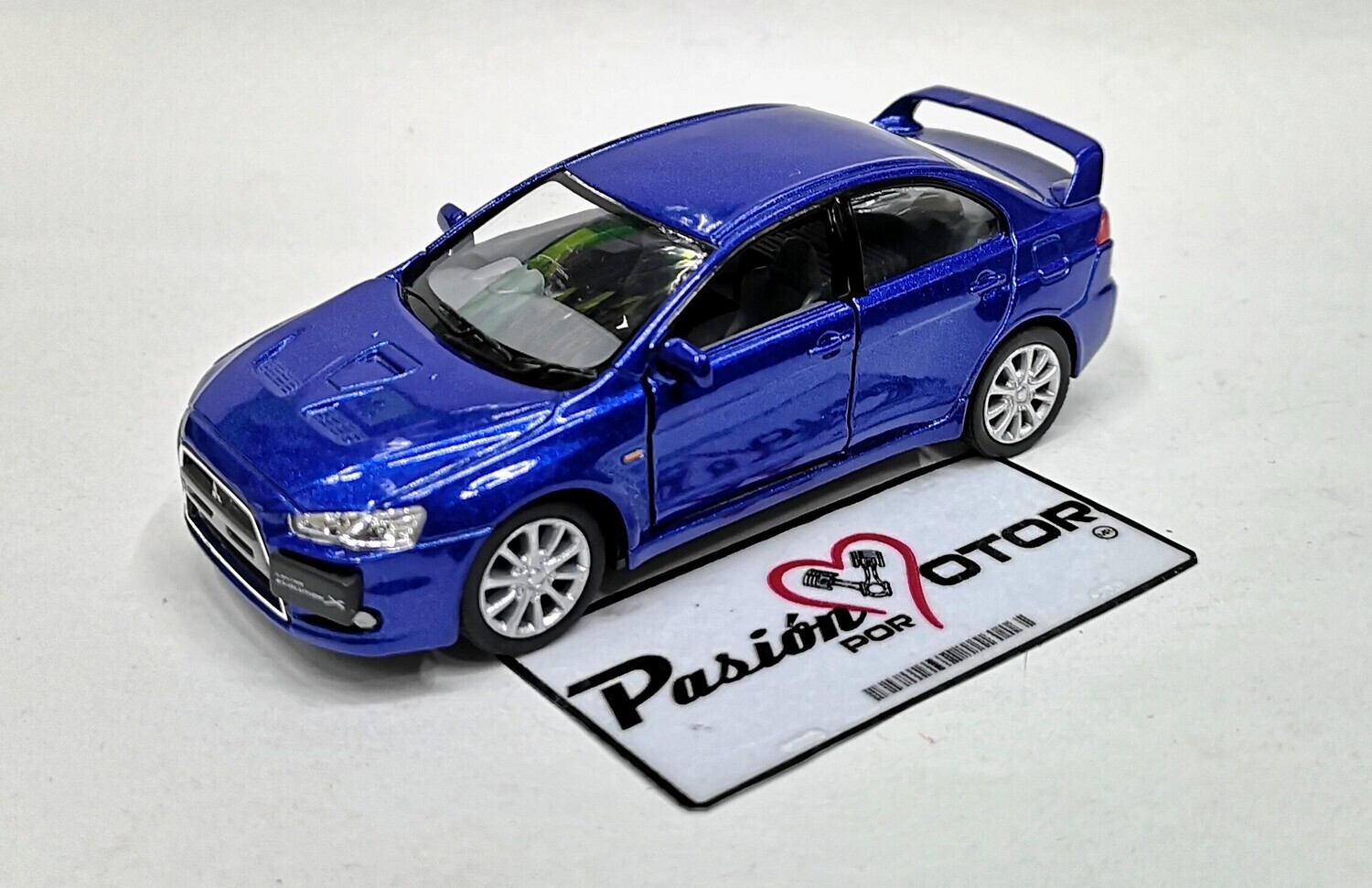 5 Pulgadas / 1:36 Mitsubishi Lancer Evolution X 2008 Azul KINSMART En display a granel 1:32 02548