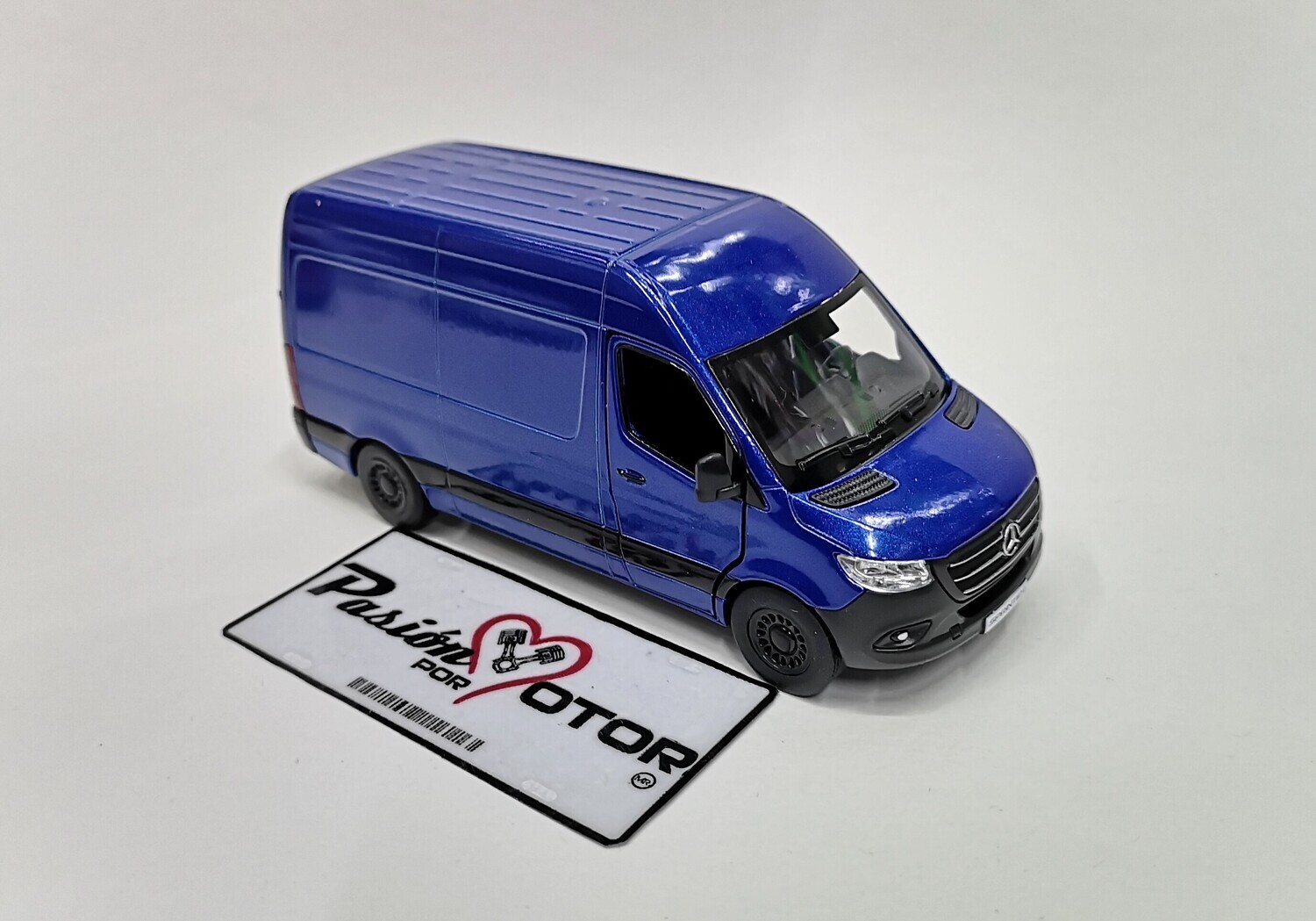 5 Pulgadas / 1:48 Mercedes Benz Sprinter Techo Sobreelevado 2020 Azul KINSMART En Display a Granel 02549