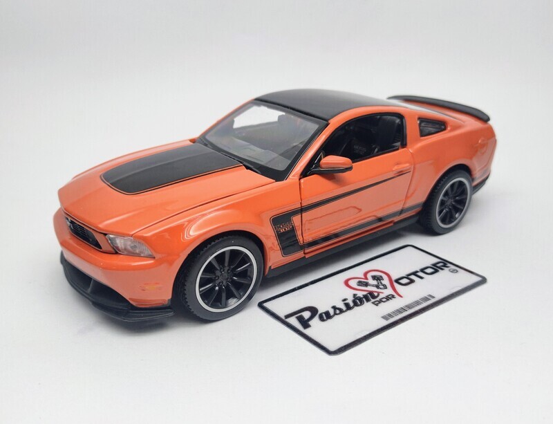 1:24 Ford Mustang Coupe Boss 302 2012 Naranja MAISTO Special Edition 03039